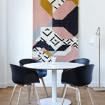 テーブルのある部屋